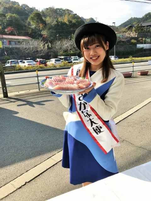 1嶋津大使ポーズ.jpeg