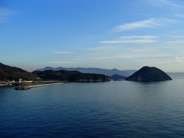 2亀を助けた鴨の越と丸山島.jpg