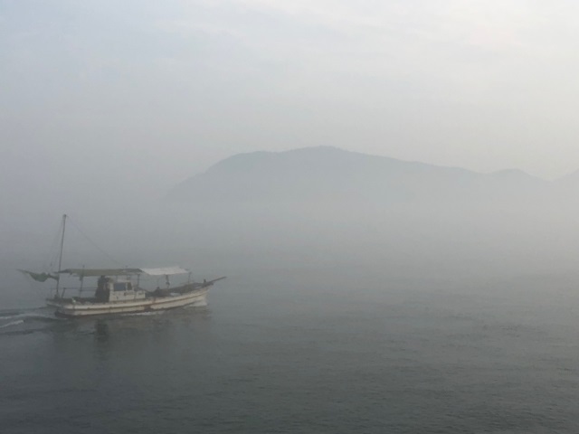 2霧の女木島.jpg