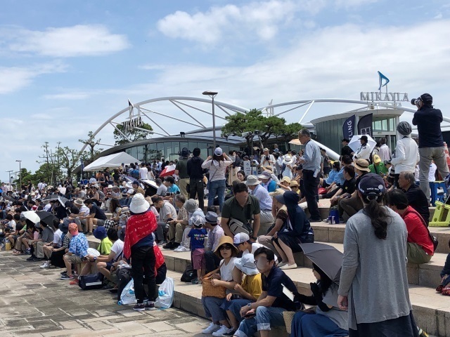 3大勢の観客.jpg