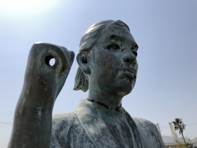 4浦島太郎像アップ.jpg
