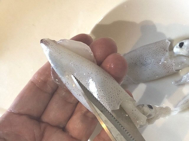 5ベイカをハサミで切る.jpg