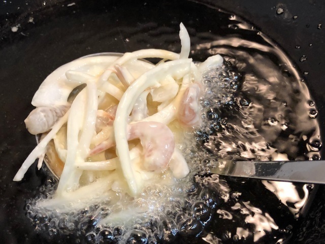 7お玉を使って.jpg