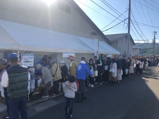7オリーブはまちの試食.jpg