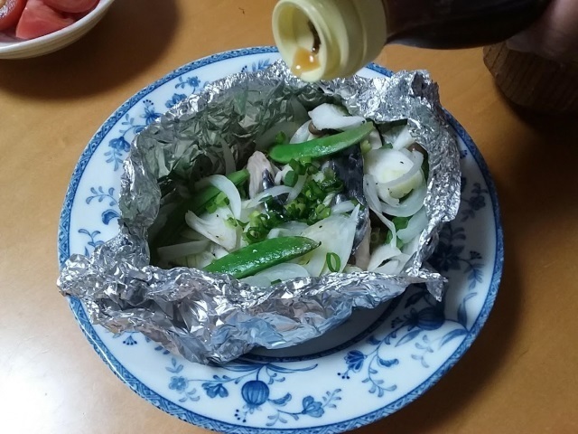 ホイル焼きポン酢かける.jpg