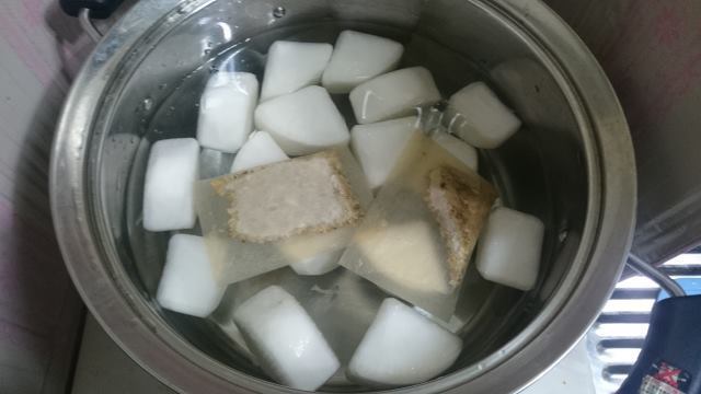大根を煮込む.jpg