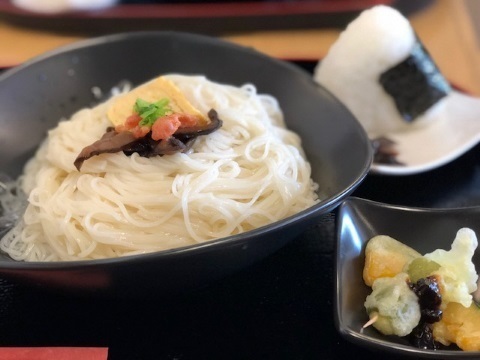2そうめんwhitおにぎり.jpg