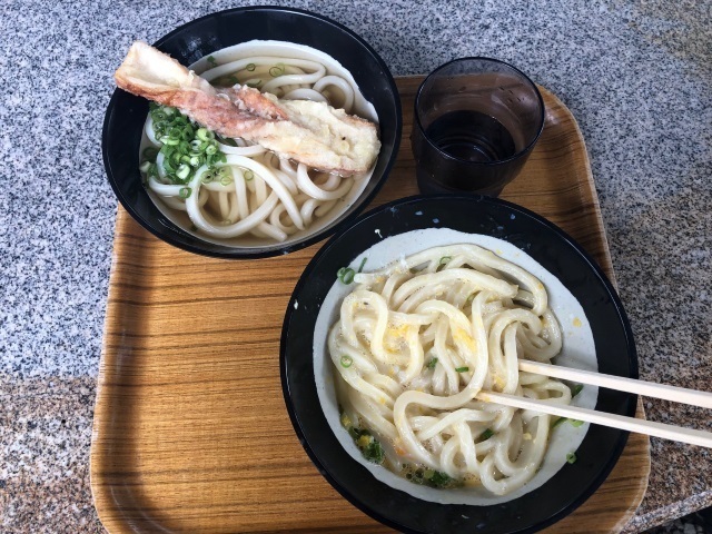 7山越 かけうどんと釜玉.jpg